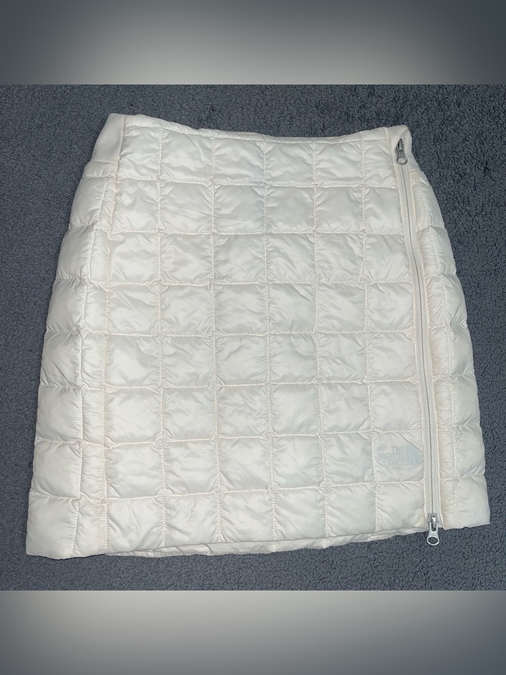 The North Face Women’s xs cream ivory puffer Insulated skirt